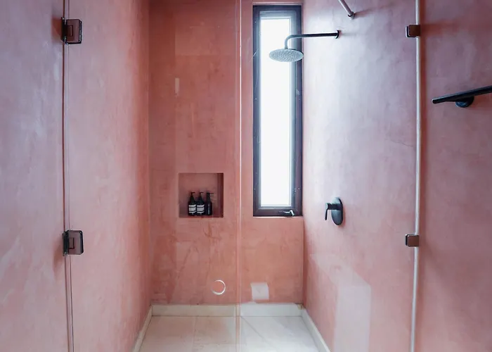 Villa Modern 3br With 2 Pools & Rooftop Lounge *