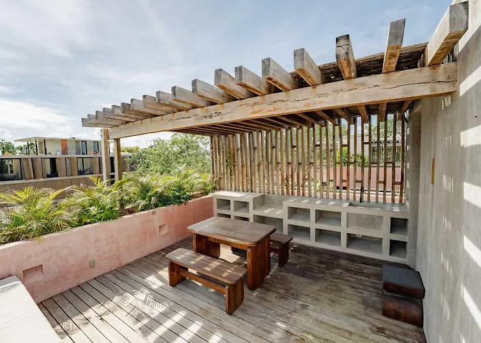 Modern 3br With 2 Pools & Rooftop Lounge